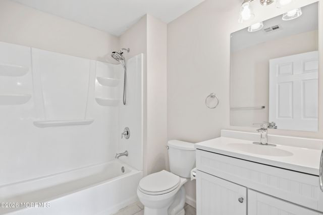 38 Des Moines Court, Tinton Falls, NJ 07712