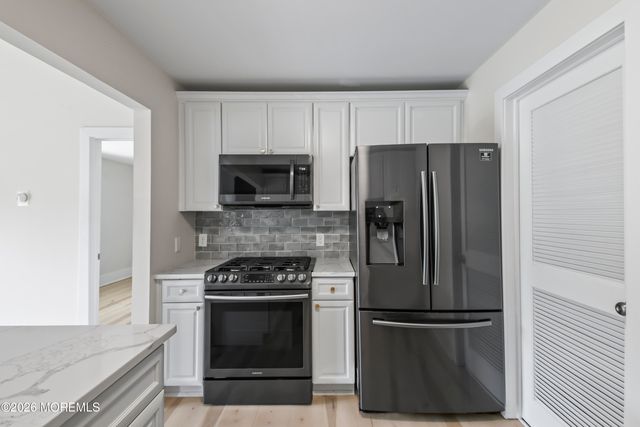 38 Des Moines Court, Tinton Falls, NJ 07712
