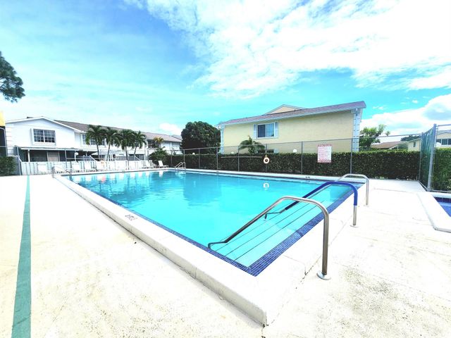 224 Foxtail Drive F, Greenacres, FL 33415