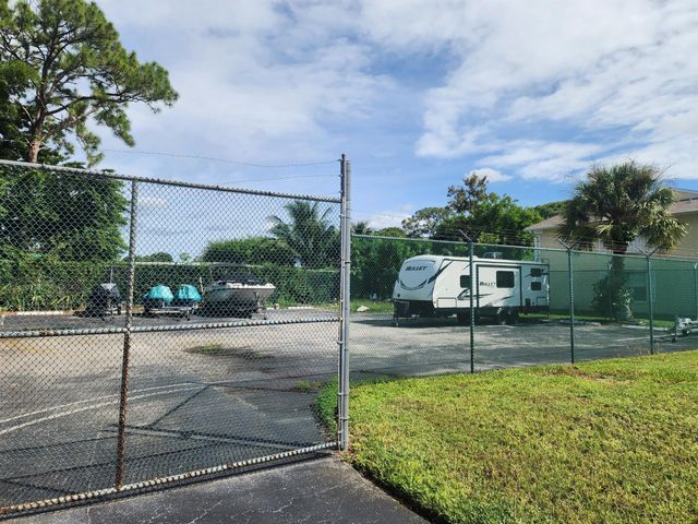 224 Foxtail Drive F, Greenacres, FL 33415