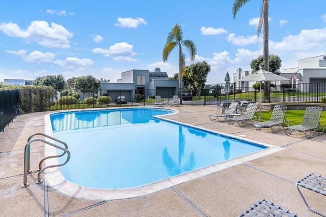 853 America Way, Del Mar, CA 92014