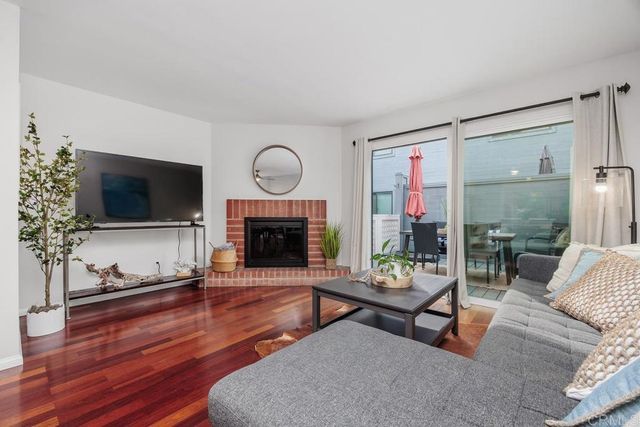 853 America Way, Del Mar, CA 92014