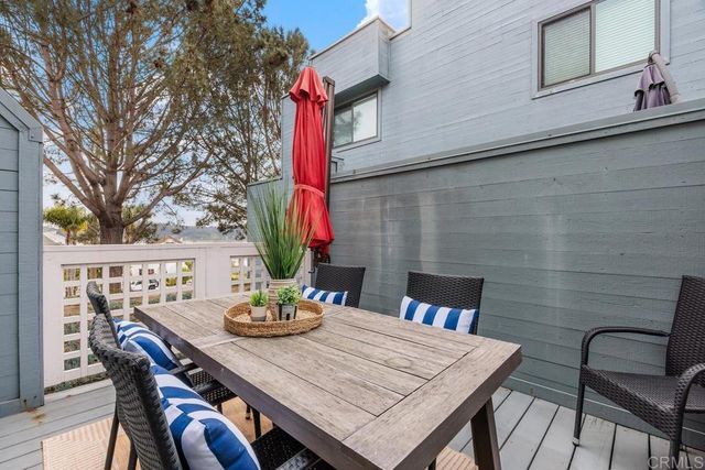 853 America Way, Del Mar, CA 92014