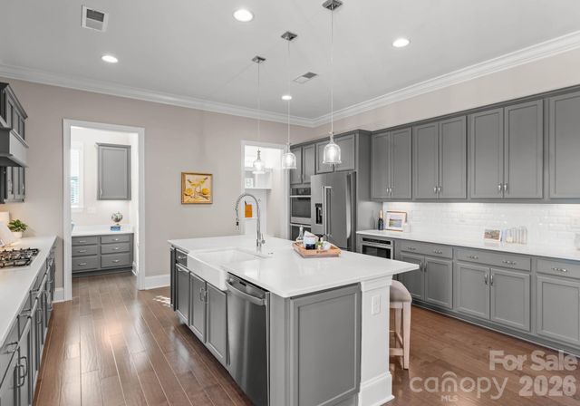 1053 Harlow's Crossing Drive, Matthews, NC 28104