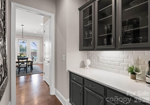 1053 Harlow's Crossing Drive, Matthews, NC 28104