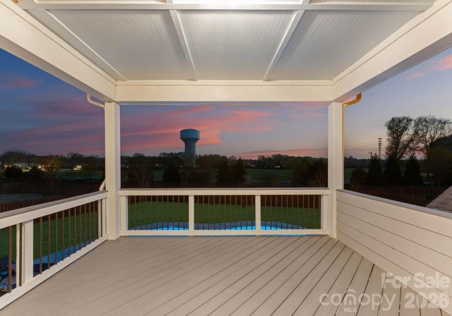 1053 Harlow's Crossing Drive, Matthews, NC 28104