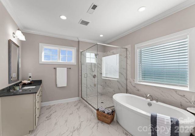 1053 Harlow's Crossing Drive, Matthews, NC 28104