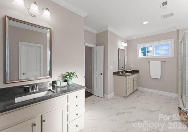 1053 Harlow's Crossing Drive, Matthews, NC 28104