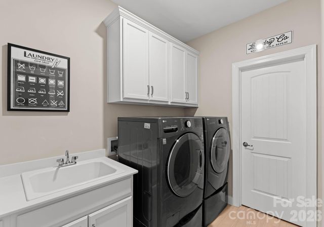 1053 Harlow's Crossing Drive, Matthews, NC 28104