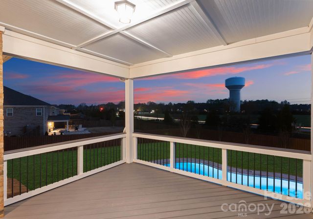 1053 Harlow's Crossing Drive, Matthews, NC 28104