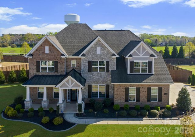 1053 Harlow's Crossing Drive, Matthews, NC 28104