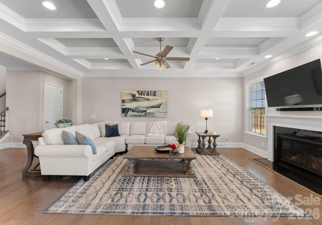 1053 Harlow's Crossing Drive, Matthews, NC 28104