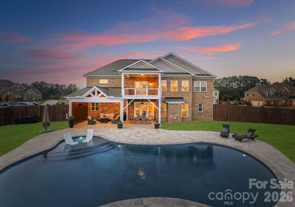 1053 Harlow's Crossing Drive, Matthews, NC 28104