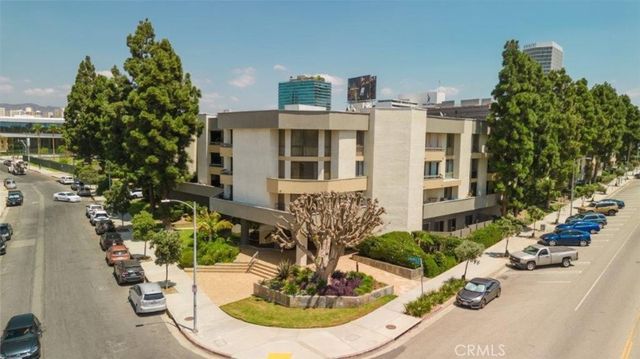 750 S Spaulding Avenue 215, Los Angeles, CA 90036