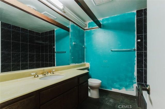 750 S Spaulding Avenue 215, Los Angeles, CA 90036
