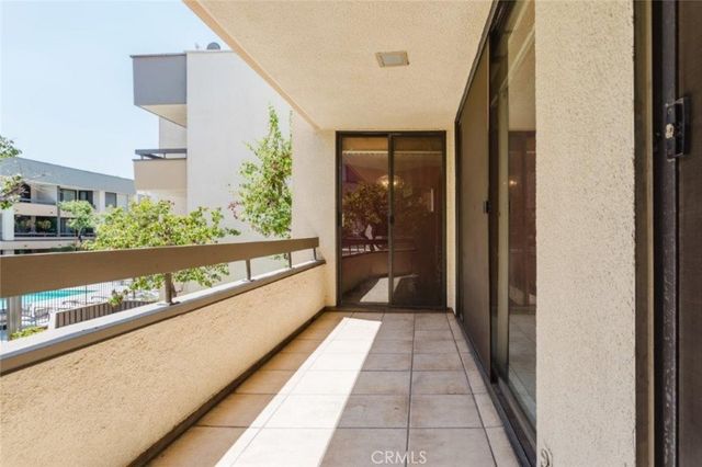 750 S Spaulding Avenue 215, Los Angeles, CA 90036