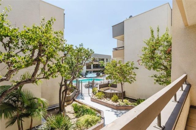 750 S Spaulding Avenue 215, Los Angeles, CA 90036
