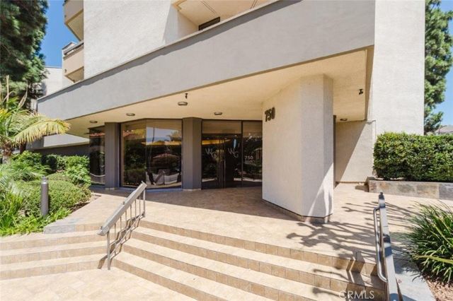 750 S Spaulding Avenue 215, Los Angeles, CA 90036