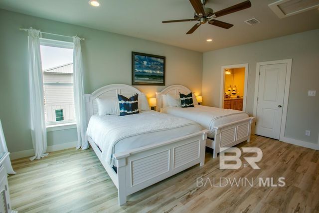 588 E Beach Boulevard D, Gulf Shores, AL 36561