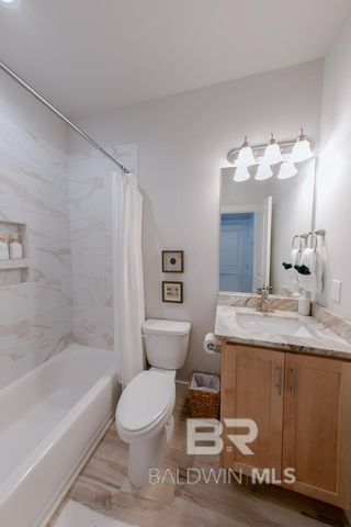 588 E Beach Boulevard D, Gulf Shores, AL 36561