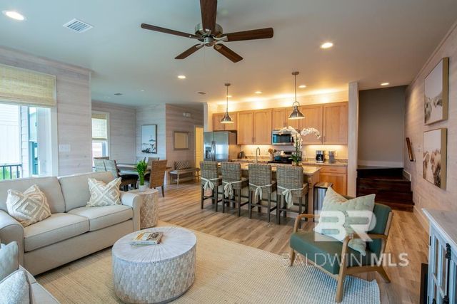 588 E Beach Boulevard D, Gulf Shores, AL 36561