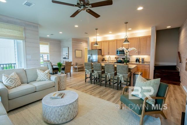 588 E Beach Boulevard D, Gulf Shores, AL 36561