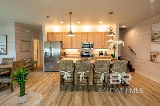 588 E Beach Boulevard D, Gulf Shores, AL 36561