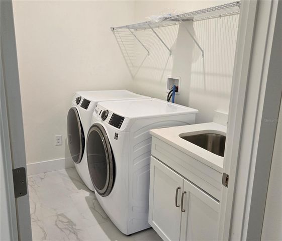 106 LAKE DRIVE, Oviedo, FL 32765