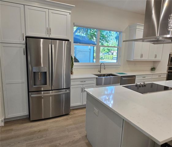 106 LAKE DRIVE, Oviedo, FL 32765