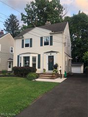 3606 Northcliffe Road, University Heights, OH 44118