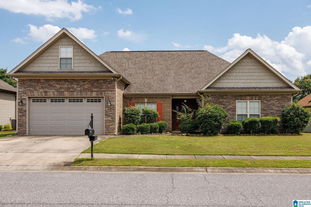 121 WATERFORD COVE DRIVE, Calera, AL 35040