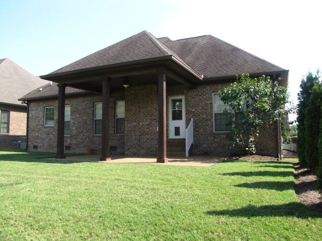 2011 Stonebrook Cir, Mount Juliet, TN 37122