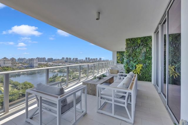 1180 N Federal Hwy Ph-1602 PH-1602, Fort Lauderdale, FL 33304