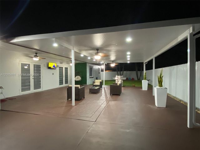 12754 SW 209th Ln, Miami, FL 33177