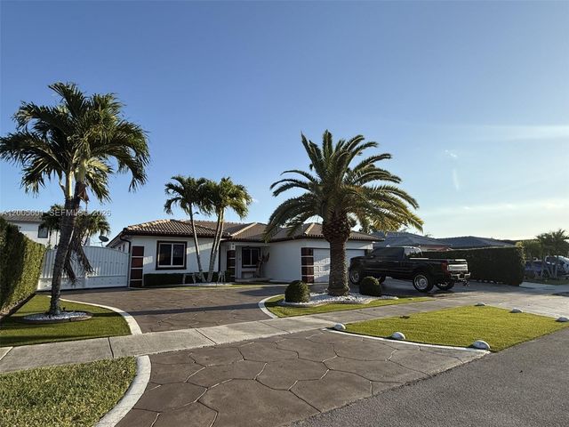 12754 SW 209th Ln, Miami, FL 33177