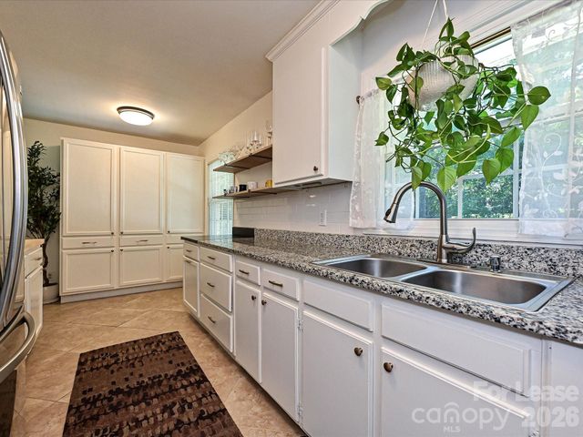 4730 Crestmont Drive, Charlotte, NC 28205