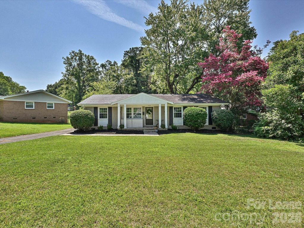 4730 Crestmont Drive, Charlotte, NC 28205