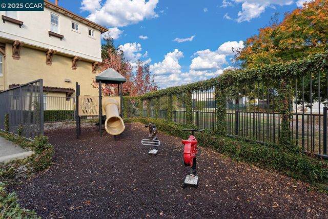 31 Picasso Ct, Pleasant Hill, CA 94523