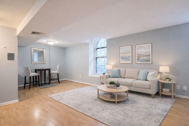 191 Thorndike St 26, Lowell, MA 01852