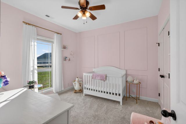 233 Waldron View Dr, Murfreesboro, TN 37130