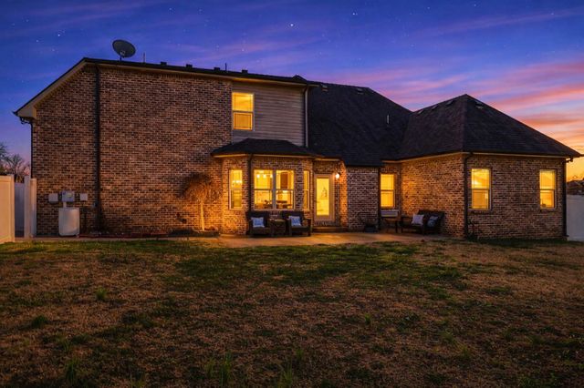 233 Waldron View Dr, Murfreesboro, TN 37130