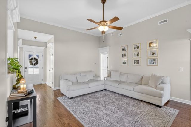 233 Waldron View Dr, Murfreesboro, TN 37130