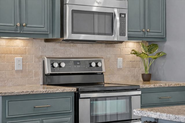 233 Waldron View Dr, Murfreesboro, TN 37130