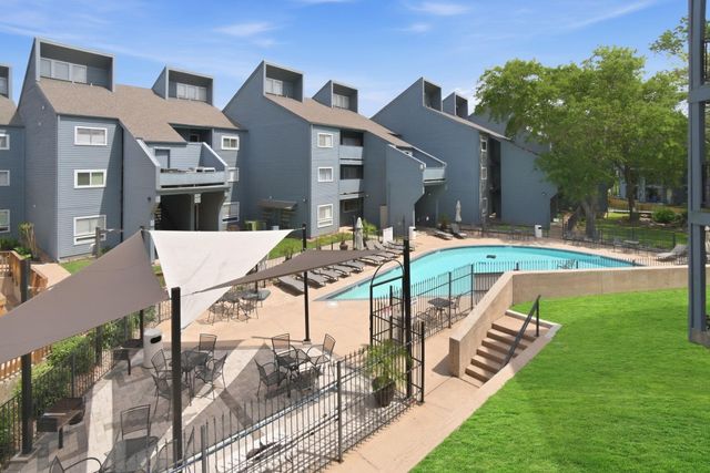 12500 Melville Drive 231 C, Montgomery, TX 77356