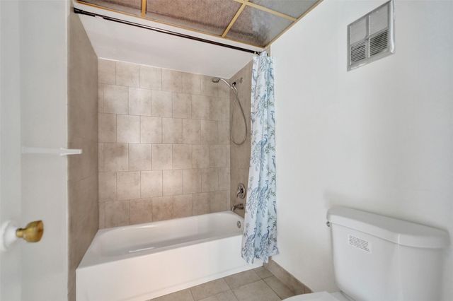 750 E Coco Plum Circle 2, Plantation, FL 33324