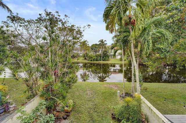 750 E Coco Plum Circle 2, Plantation, FL 33324