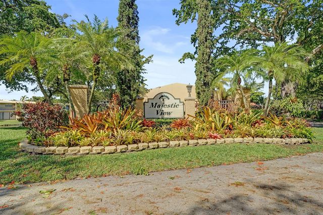 750 E Coco Plum Circle 2, Plantation, FL 33324