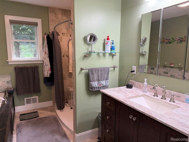 3595 Davison Lake Road, Brandon Charter Township, MI 48462
