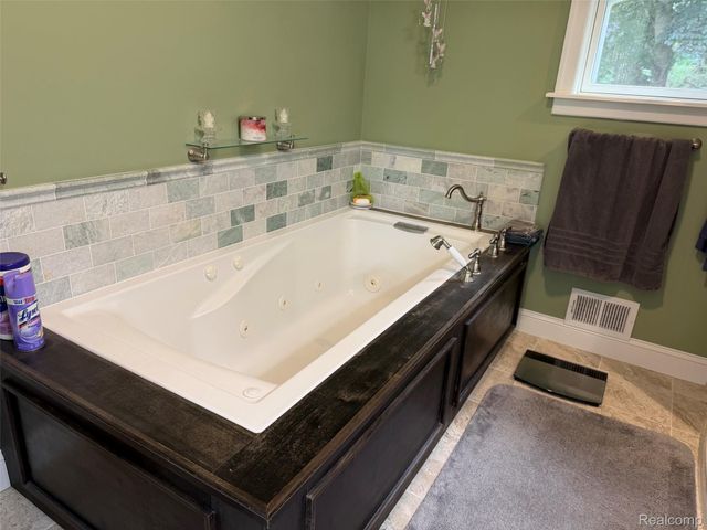 3595 Davison Lake Road, Brandon Charter Township, MI 48462