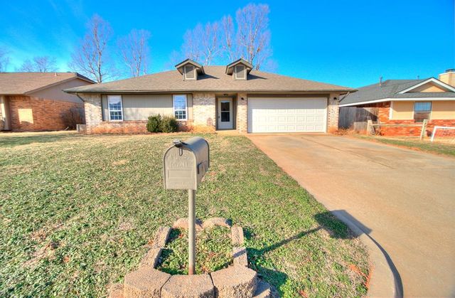 917 N Crystal Way, Mustang, OK 73064